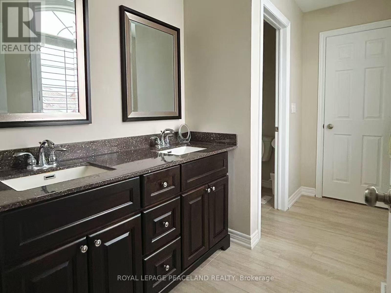 23 Halldorson Avenue, Aurora, Ontario  L4G 7Z1 - Photo 12 - N13084482