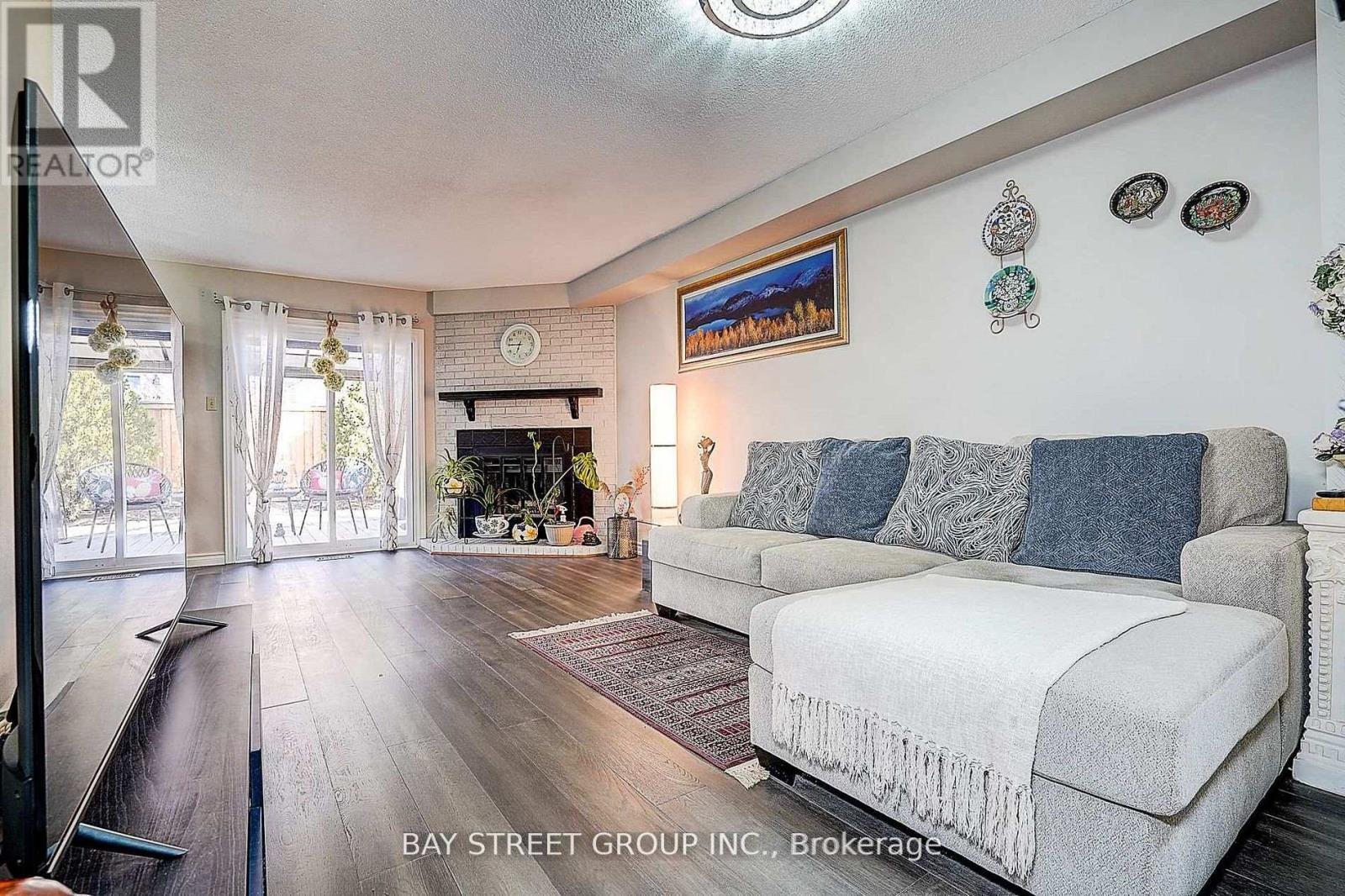 43 Bluesky Crescent, Richmond Hill, Ontario  L4C 8J2 - Photo 10 - N13084528