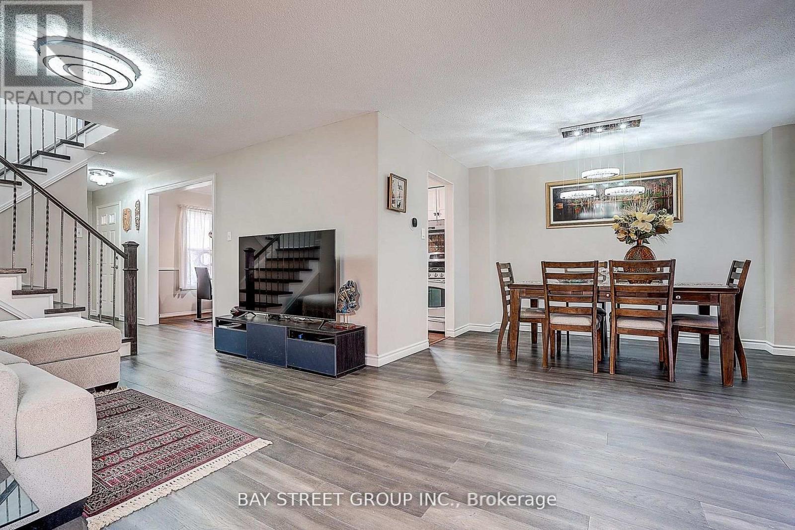 43 Bluesky Crescent, Richmond Hill, Ontario  L4C 8J2 - Photo 12 - N13084528