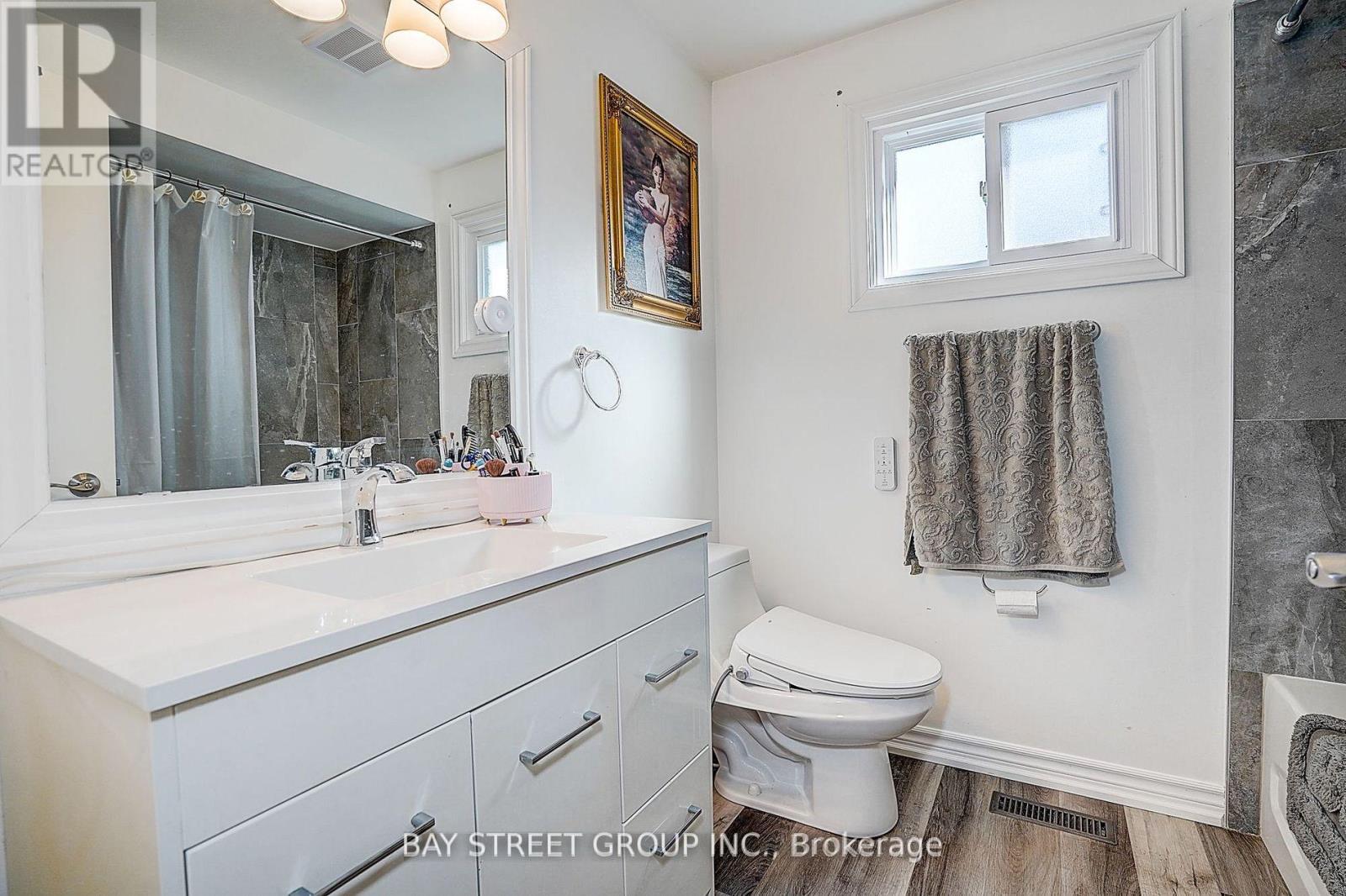 43 Bluesky Crescent, Richmond Hill, Ontario  L4C 8J2 - Photo 38 - N13084528