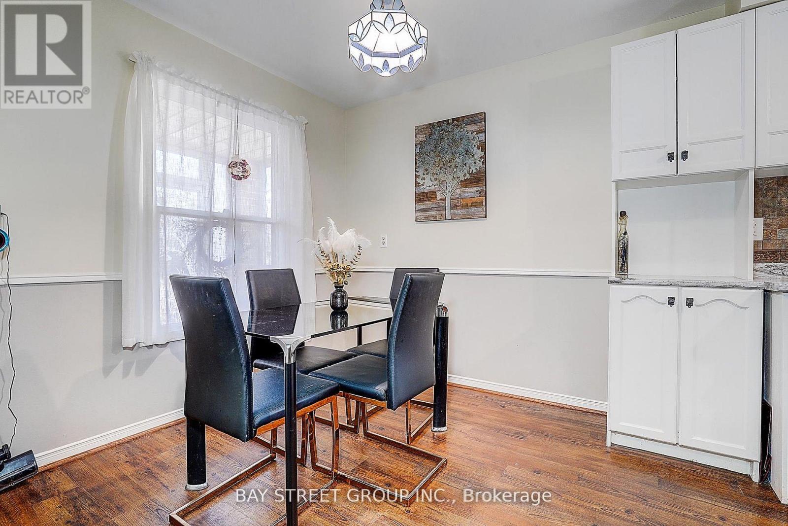 43 Bluesky Crescent, Richmond Hill, Ontario  L4C 8J2 - Photo 8 - N13084528