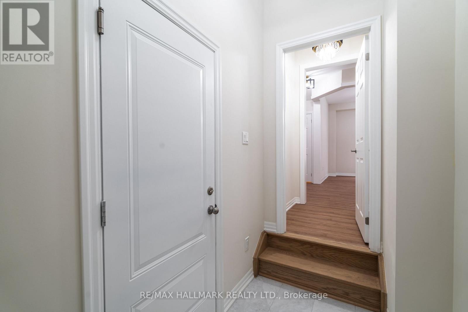 19 Stennett Drive, Georgina, Ontario  L4P 0J4 - Photo 14 - N13084554