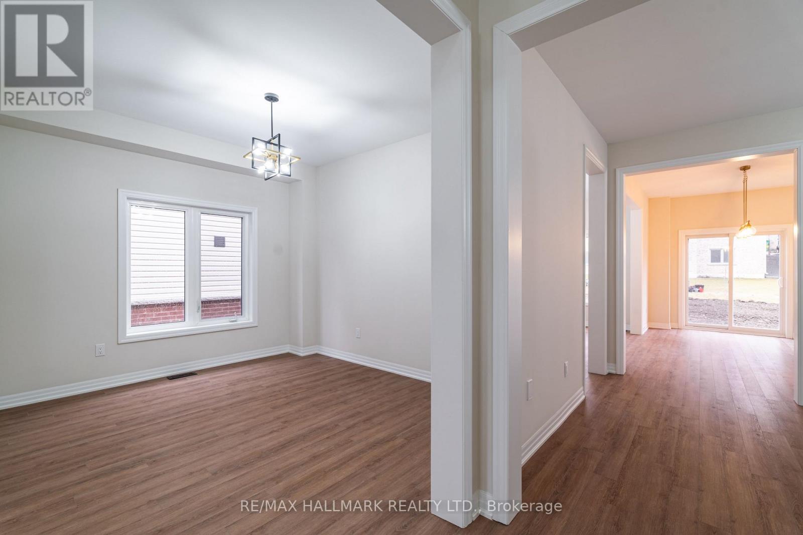 19 Stennett Drive, Georgina, Ontario  L4P 0J4 - Photo 6 - N13084554