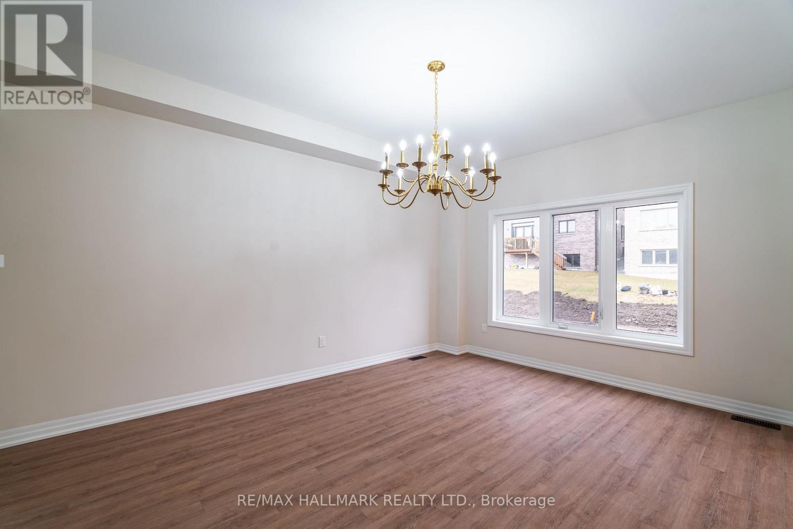 19 Stennett Drive, Georgina, Ontario  L4P 0J4 - Photo 7 - N13084554
