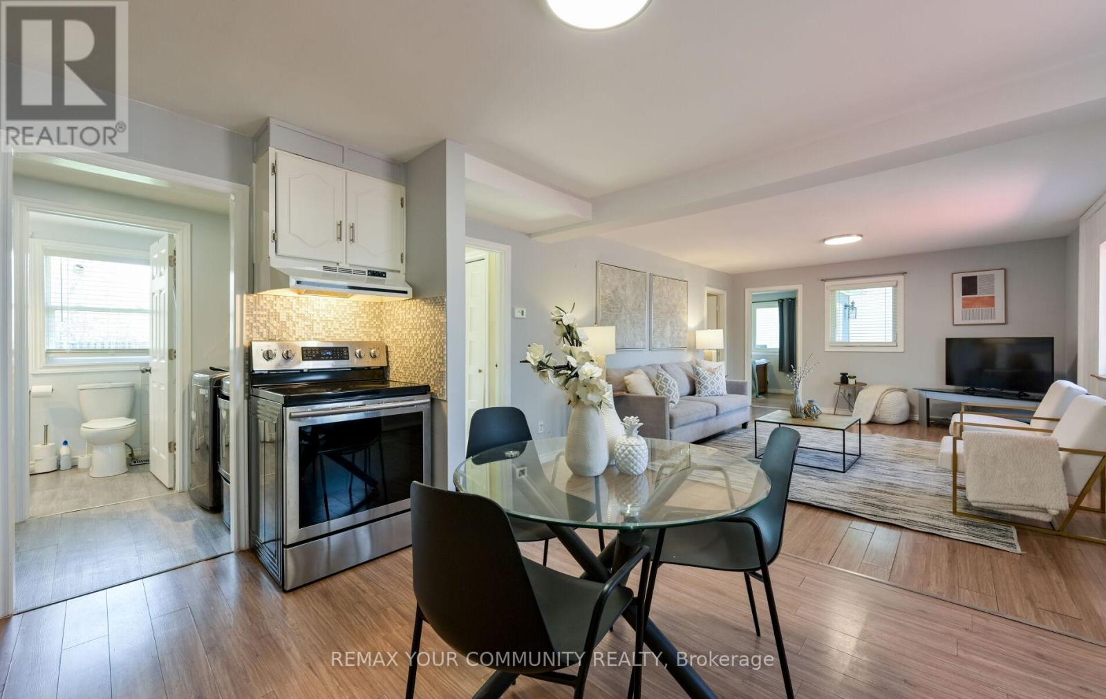 285 Kenwood Avenue, Georgina, Ontario  L4P 2X6 - Photo 15 - N13084566