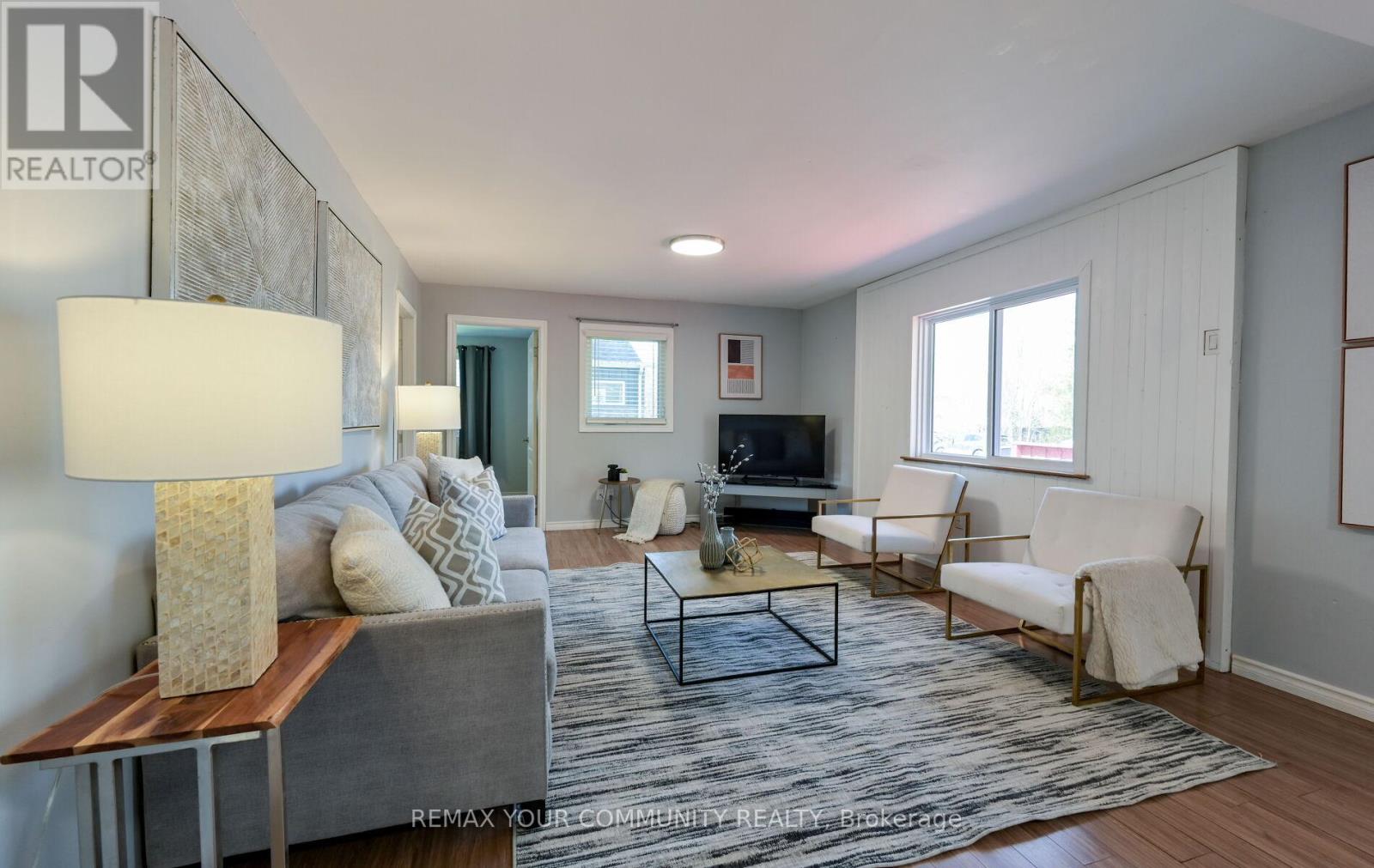 285 Kenwood Avenue, Georgina, Ontario  L4P 2X6 - Photo 8 - N13084566
