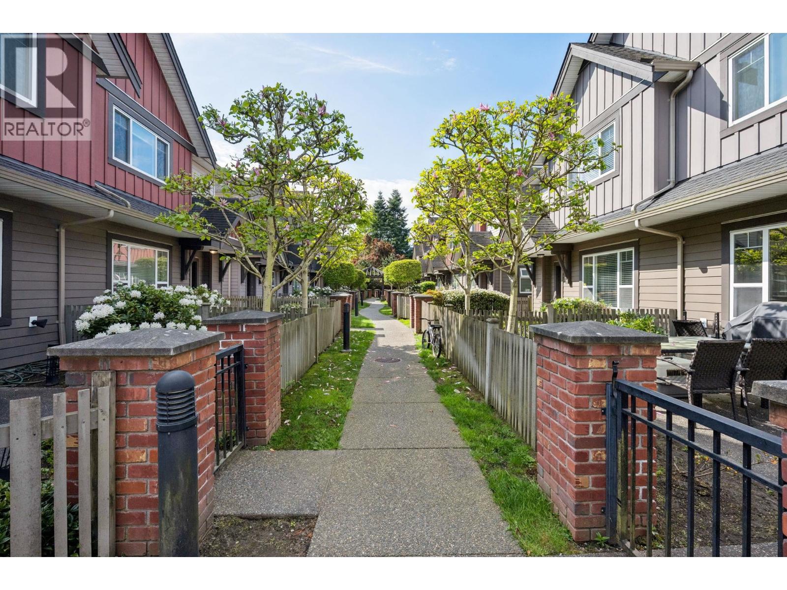 Listing Picture 38 of 39 : 15 9699 SILLS AVENUE, Richmond / 烈治文 - 魯藝地產 Yvonne Lu Group - MLS Medallion Club Member