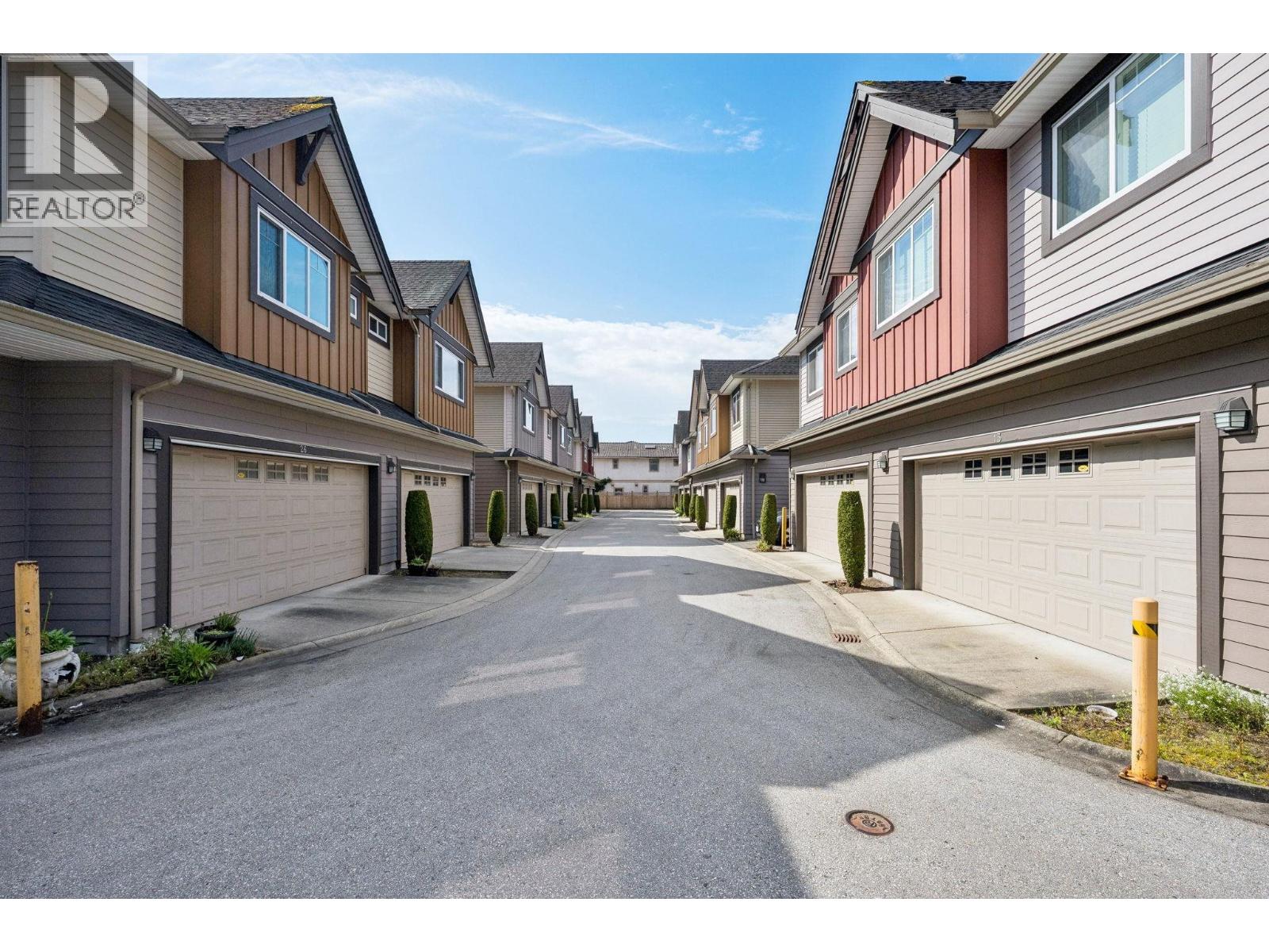 Listing Picture 36 of 39 : 15 9699 SILLS AVENUE, Richmond / 烈治文 - 魯藝地產 Yvonne Lu Group - MLS Medallion Club Member