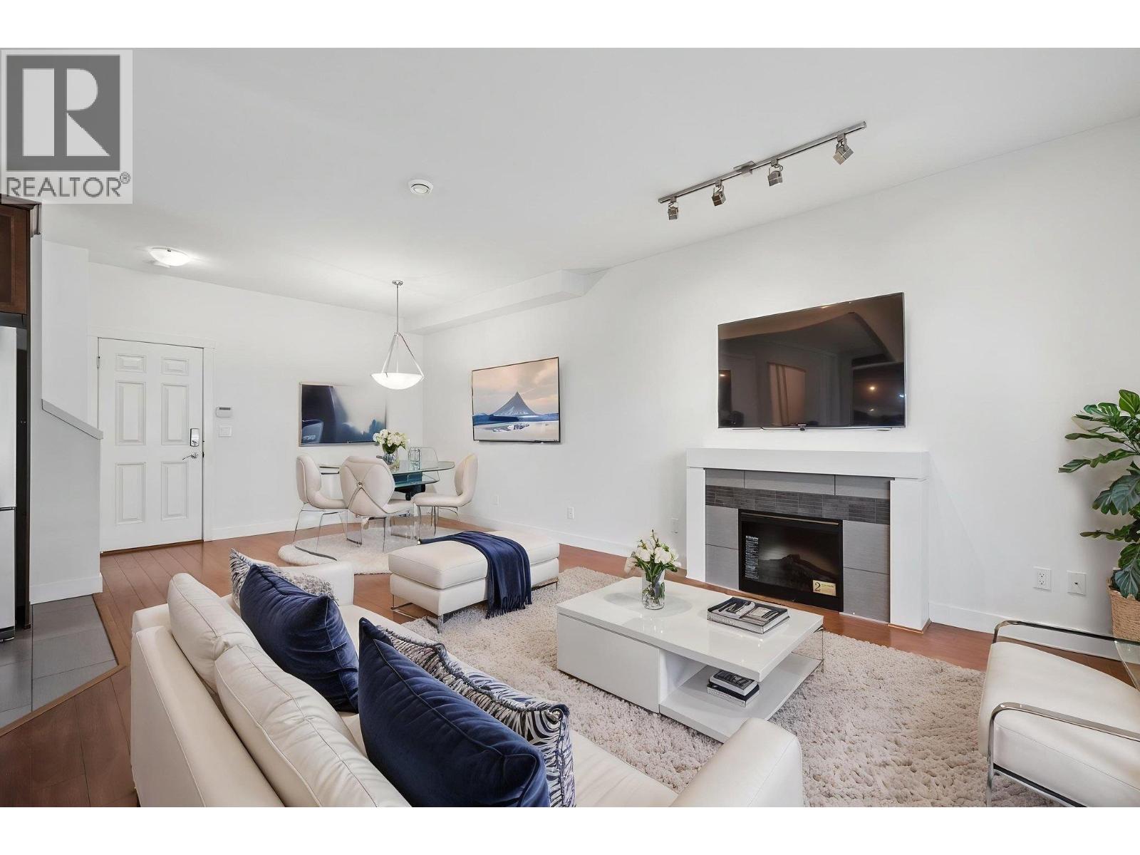 15 9699 SILLS AVENUE, Richmond, British Columbia