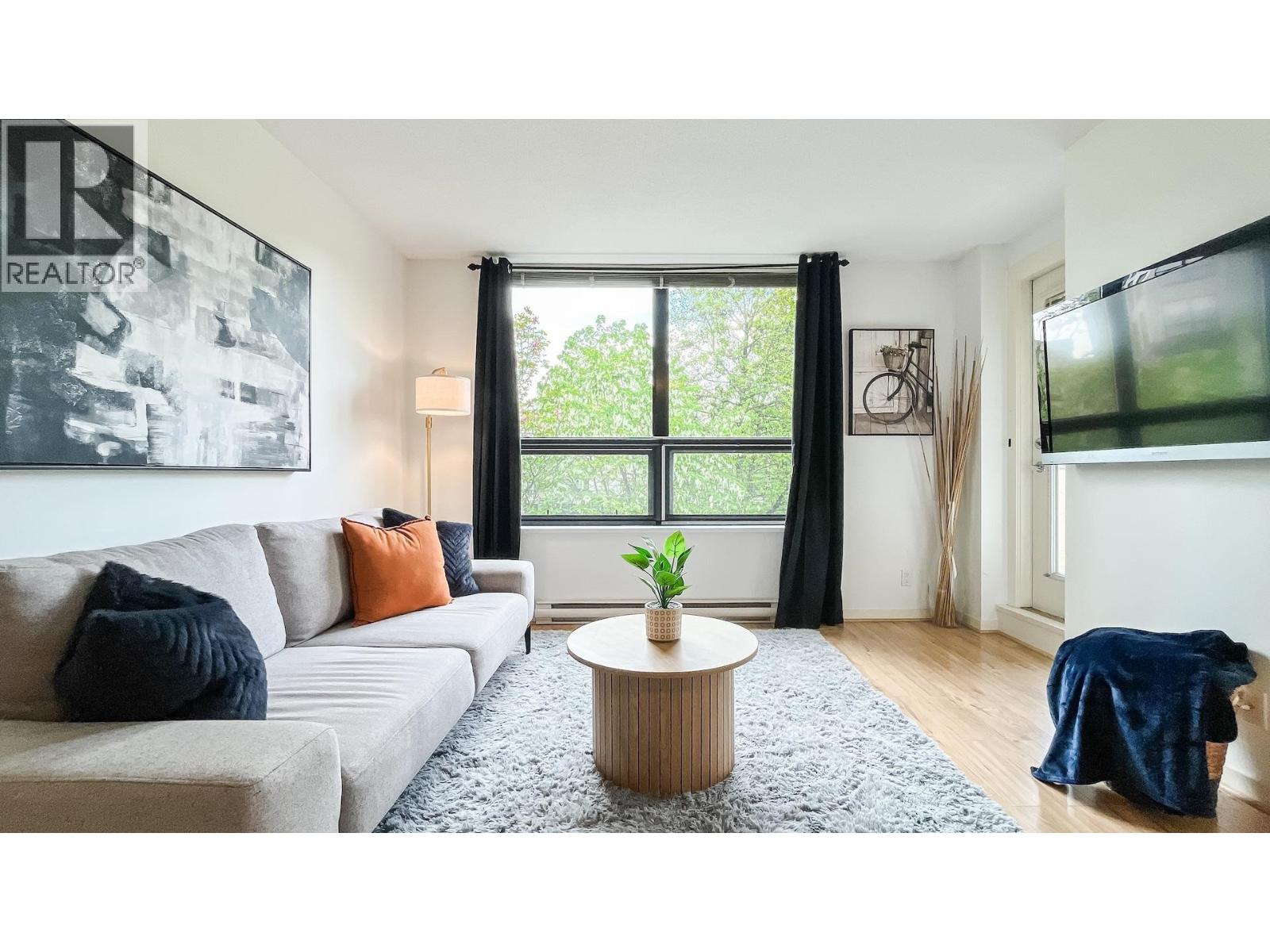 305 3638 Vanness Avenue, Vancouver, British Columbia  V5R 6H6 - Photo 1 - R3119401