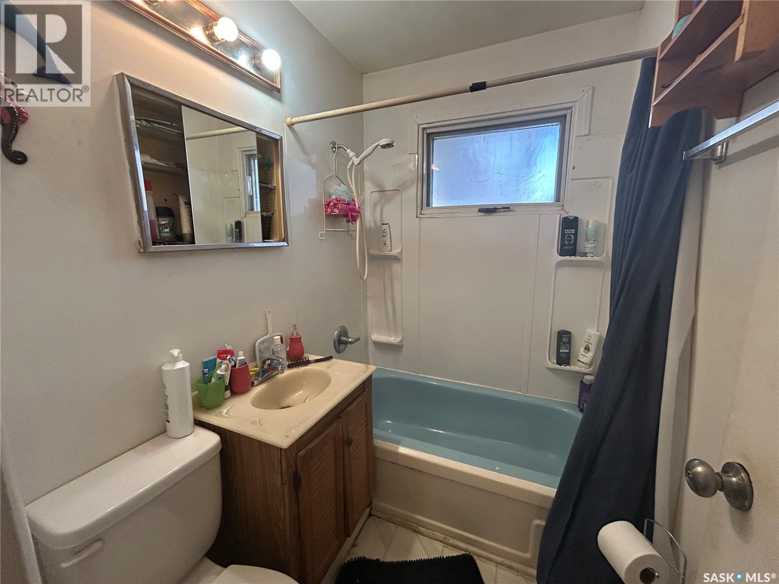 514 W Avenue S, Saskatoon, Saskatchewan  S7M 3G8 - Photo 10 - SK034887