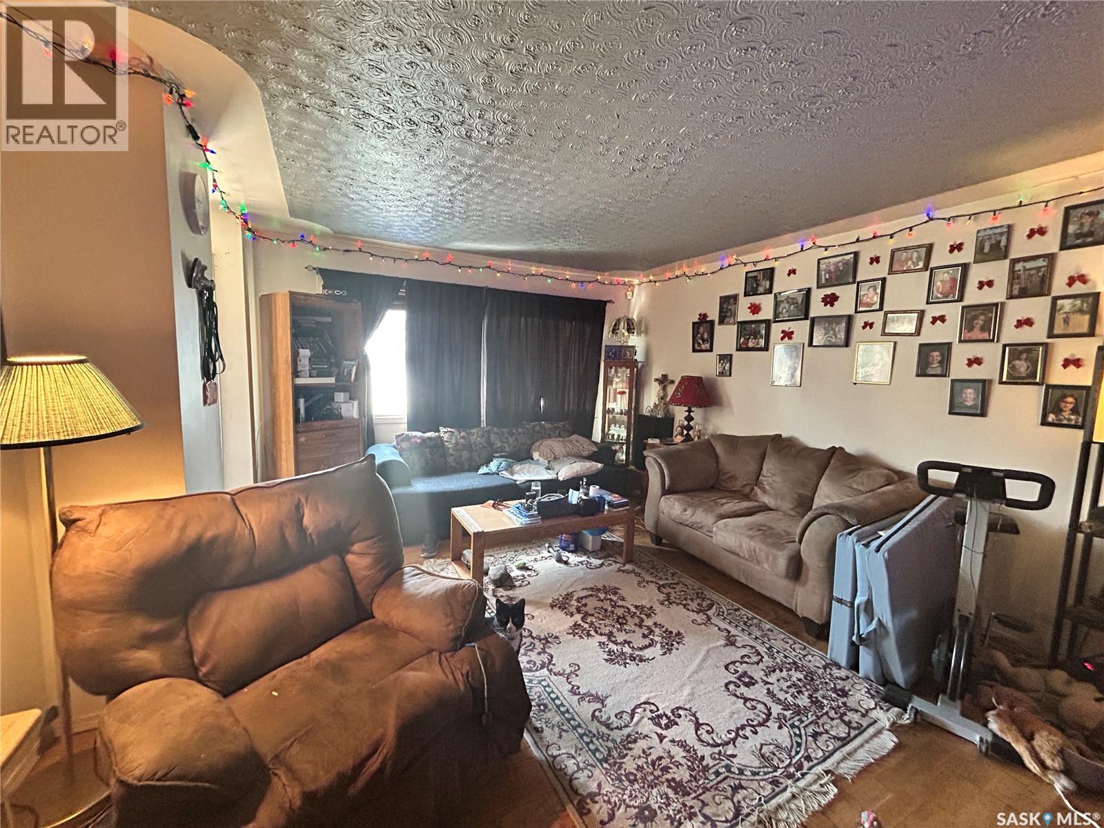 514 W Avenue S, Saskatoon, Saskatchewan  S7M 3G8 - Photo 3 - SK034887