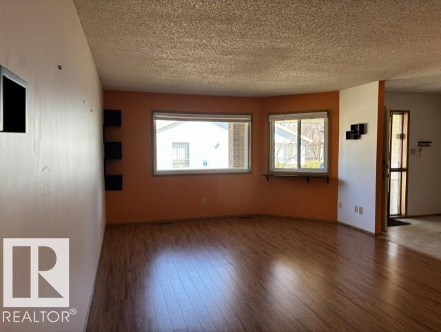 241 Oeming Rd Nw, Edmonton, Alberta  T6R 1M1 - Photo 5 - E4485756