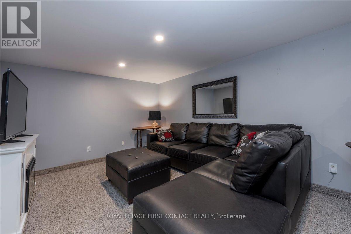 83 Violet Street, Barrie (Holly), Ontario  L4N 9N3 - Photo 29 - S13084428