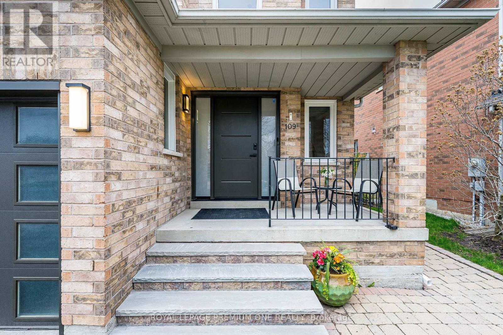 109 Kirkbride Crescent, Vaughan, Ontario  L6A 2J6 - Photo 4 - N13083398