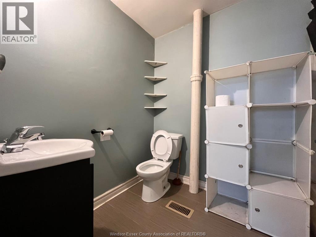 383 Bridge, Windsor, Ontario  N9B 2M3 - Photo 11 - 26010105