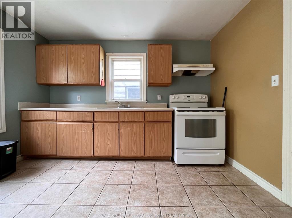 383 Bridge, Windsor, Ontario  N9B 2M3 - Photo 6 - 26010105