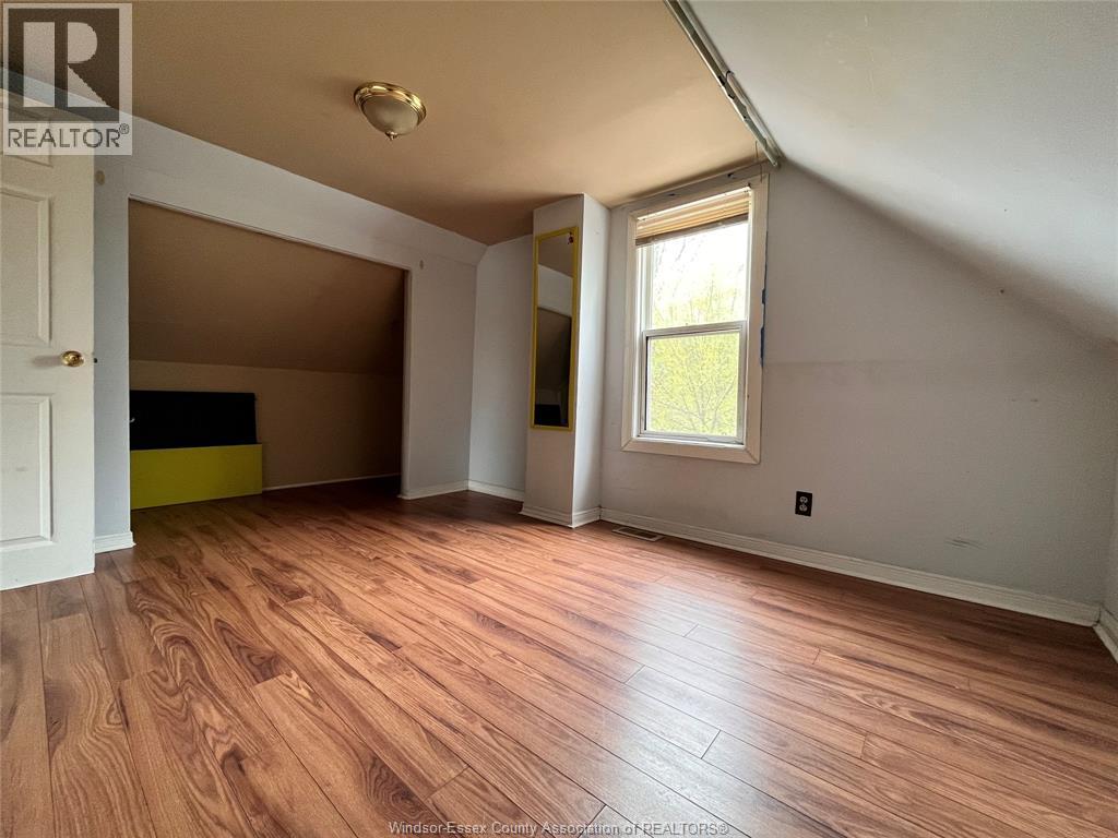 383 Bridge, Windsor, Ontario  N9B 2M3 - Photo 9 - 26010105
