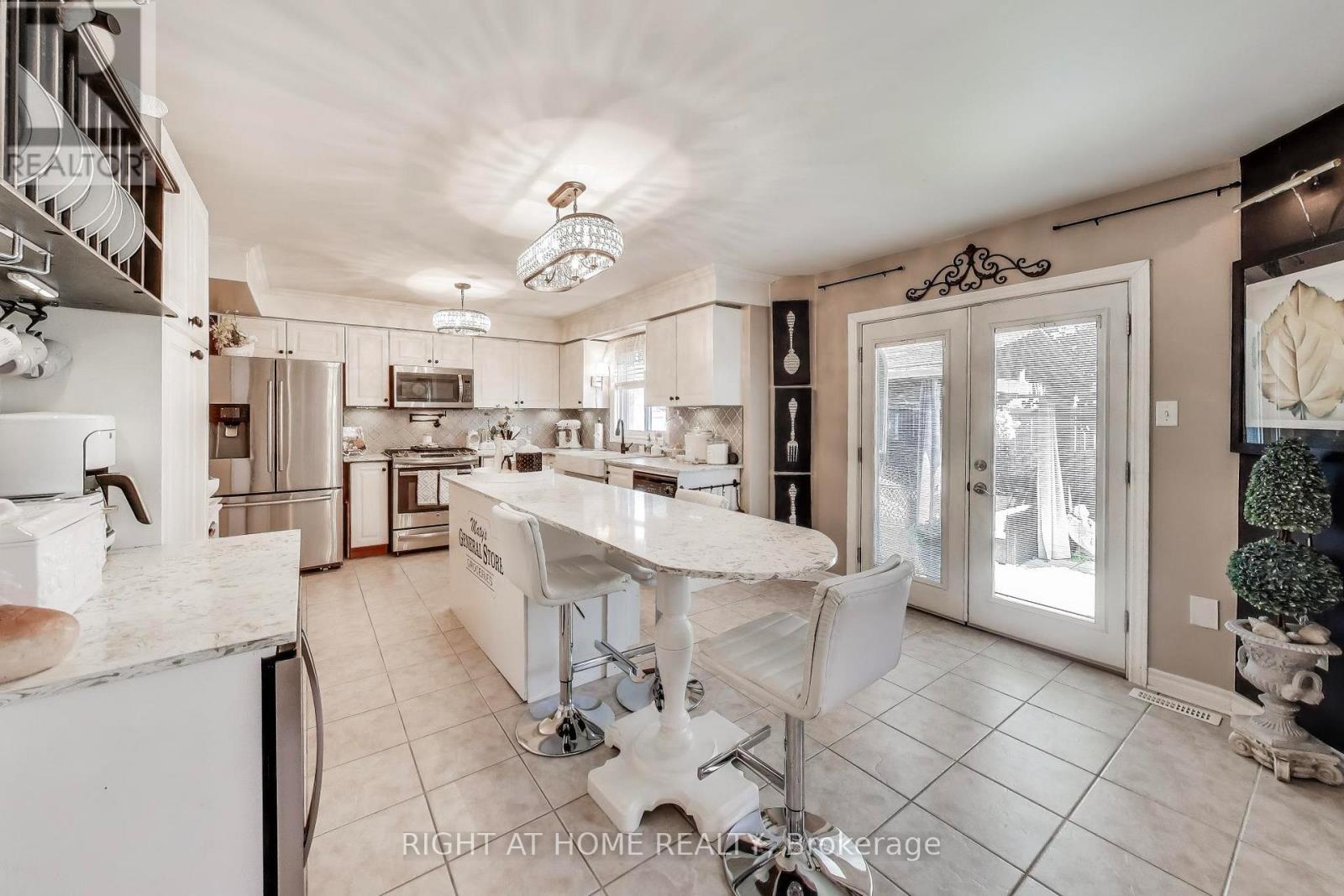 55 Knupp Road, Barrie, Ontario  L4N 0R7 - Photo 4 - S12788892