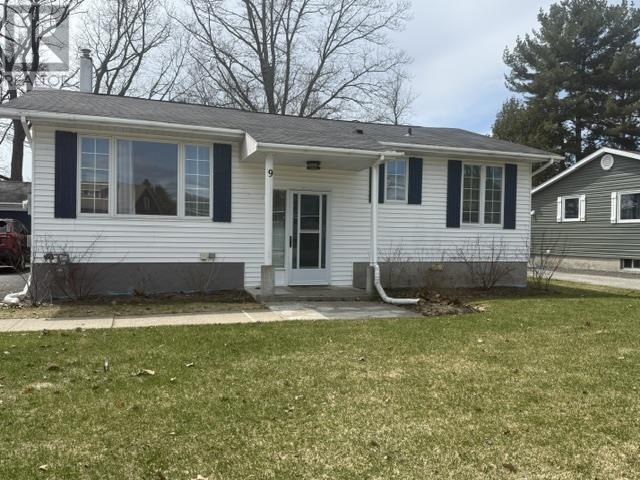 9 Buchan Ave, Blind River, Ontario  P0R 1B0 - Photo 3 - SM260258