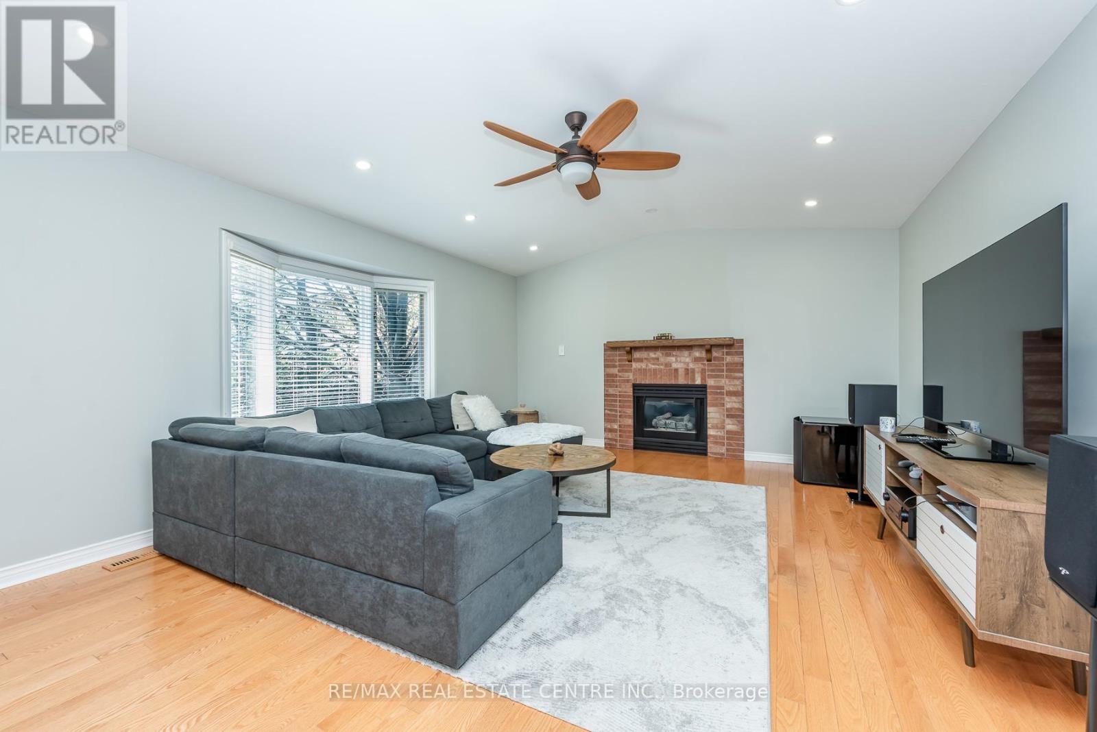 3408 Trelawny Circle, Mississauga, Ontario  L5N 6N6 - Photo 10 - W13084230
