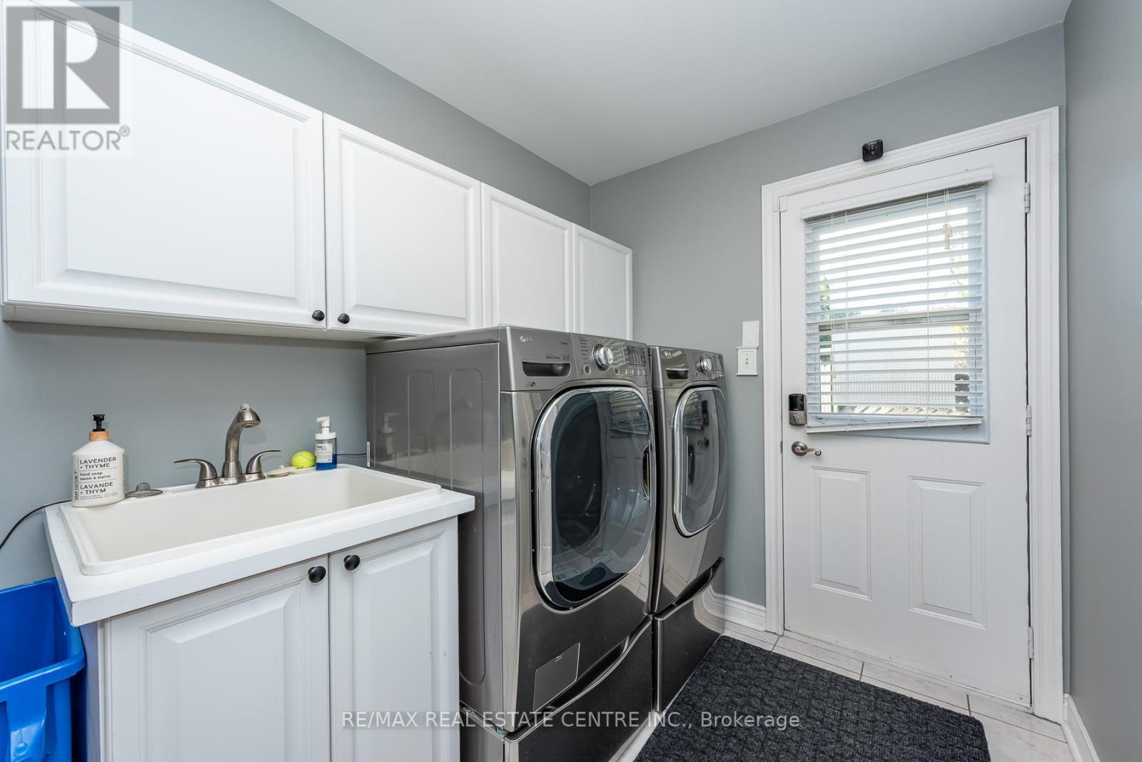 3408 Trelawny Circle, Mississauga, Ontario  L5N 6N6 - Photo 11 - W13084230