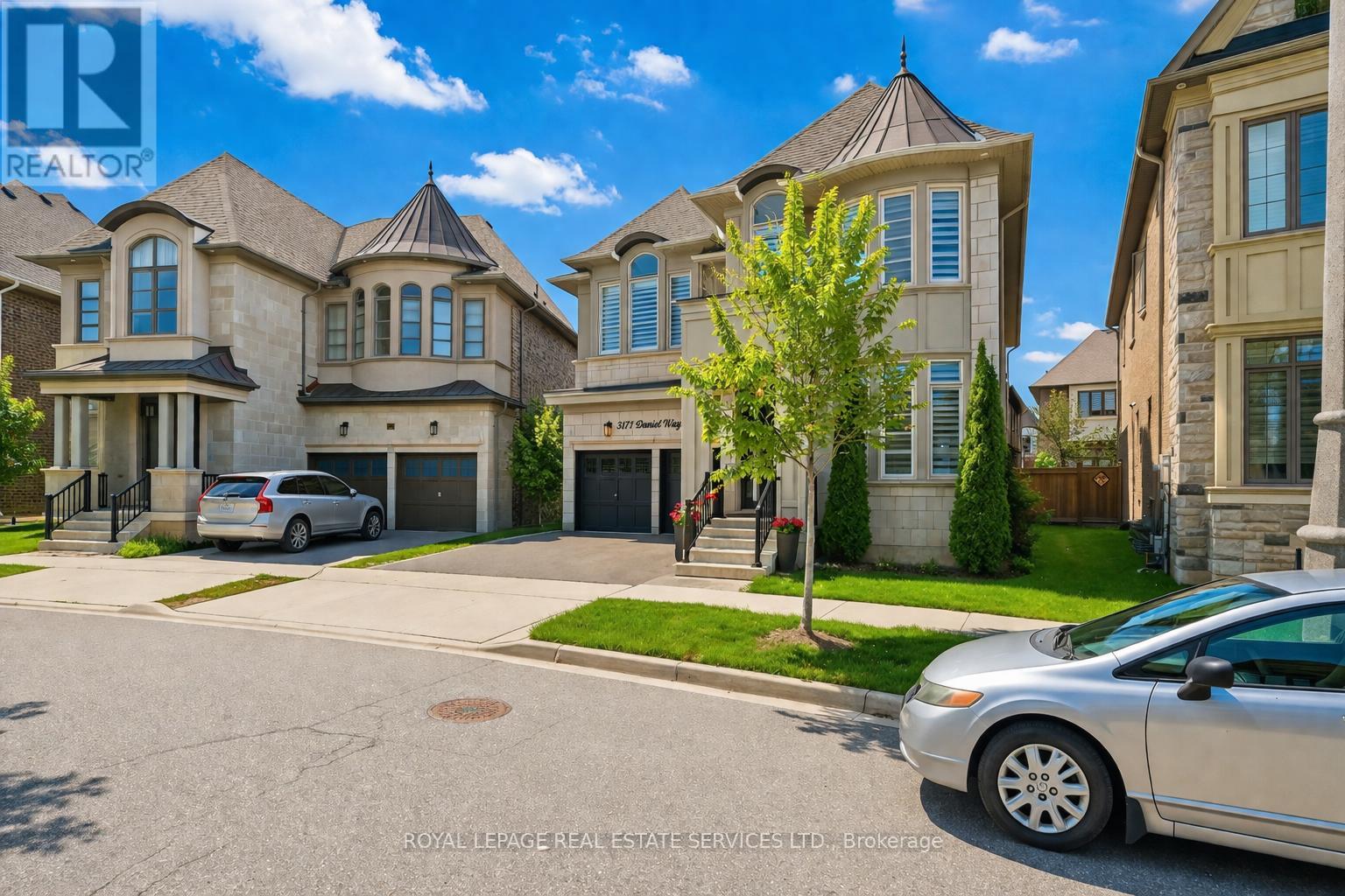 3171 Daniel Way, Oakville, Ontario  L6H 0V1 - Photo 3 - W13084312