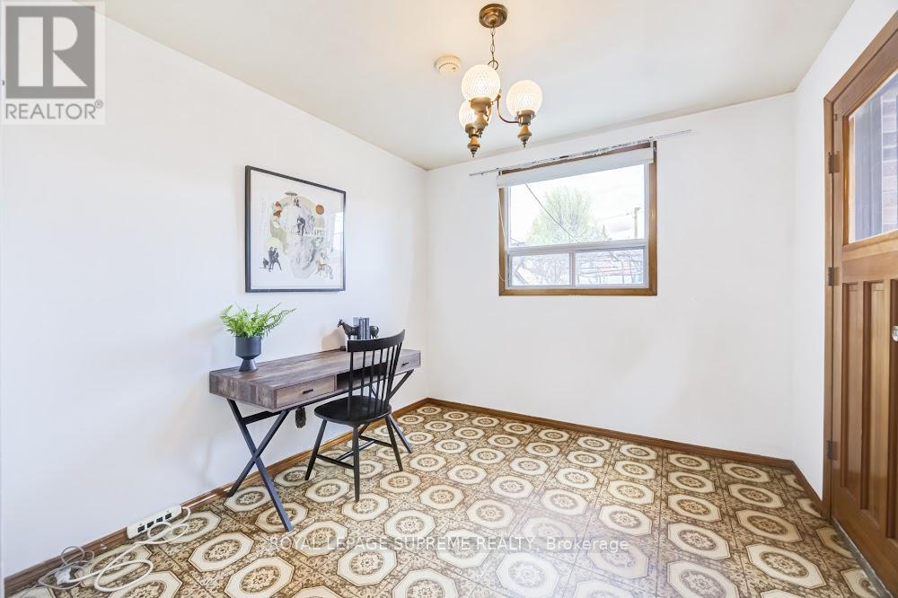 514 Concord Avenue, Toronto, Ontario  M6H 2P8 - Photo 12 - W13084360