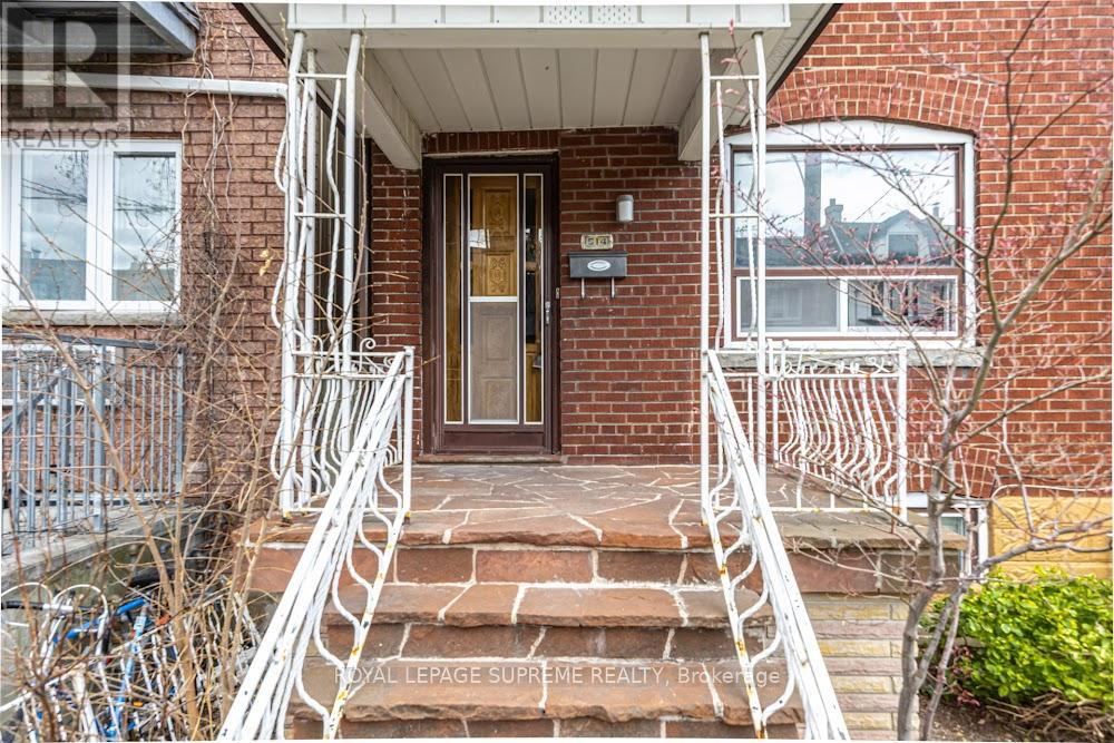 514 Concord Avenue, Toronto, Ontario  M6H 2P8 - Photo 2 - W13084360