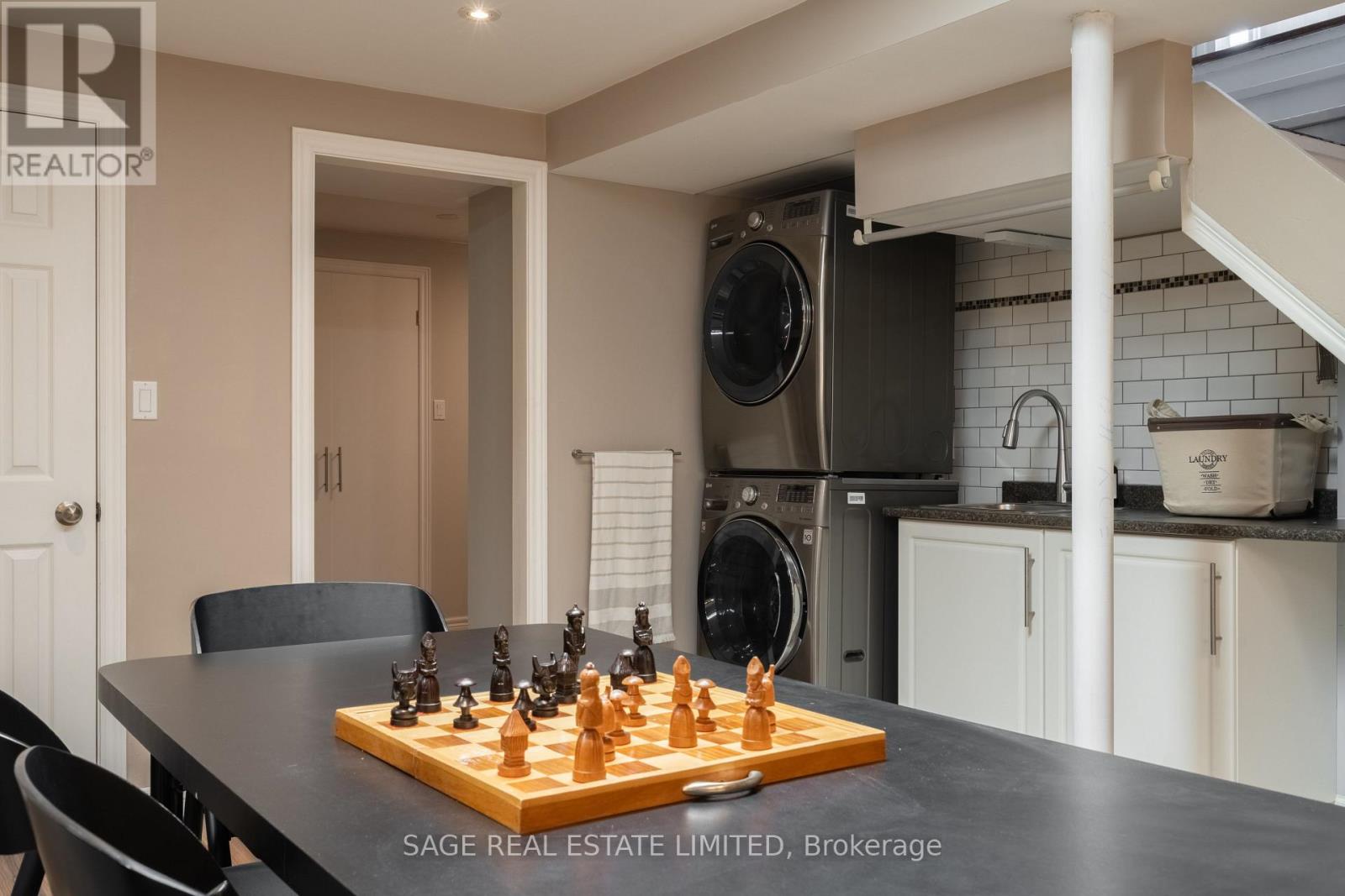 1017 Ceremonial Drive, Mississauga, Ontario  L5R 2Z8 - Photo 35 - W13084370