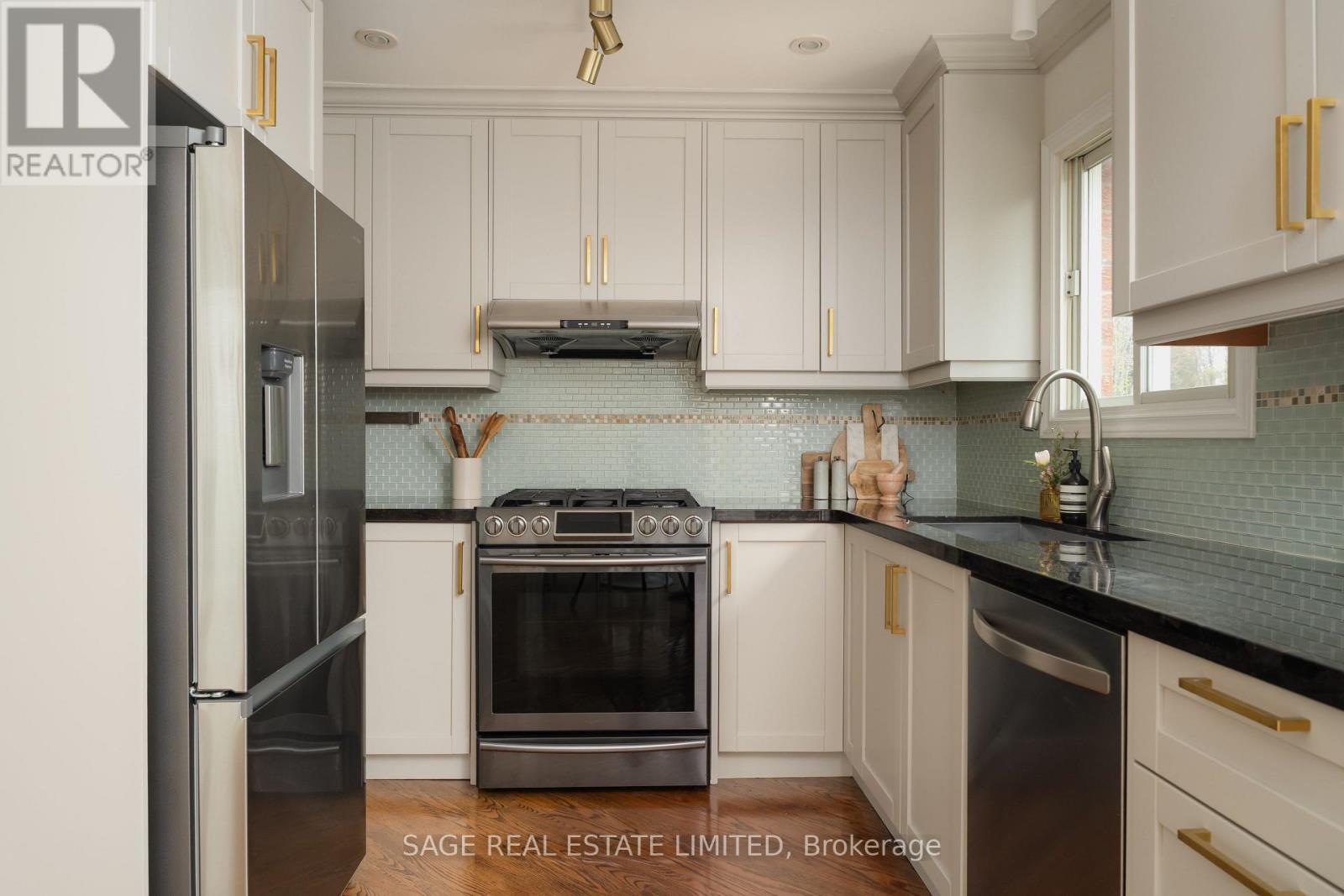 1017 Ceremonial Drive, Mississauga, Ontario  L5R 2Z8 - Photo 9 - W13084370