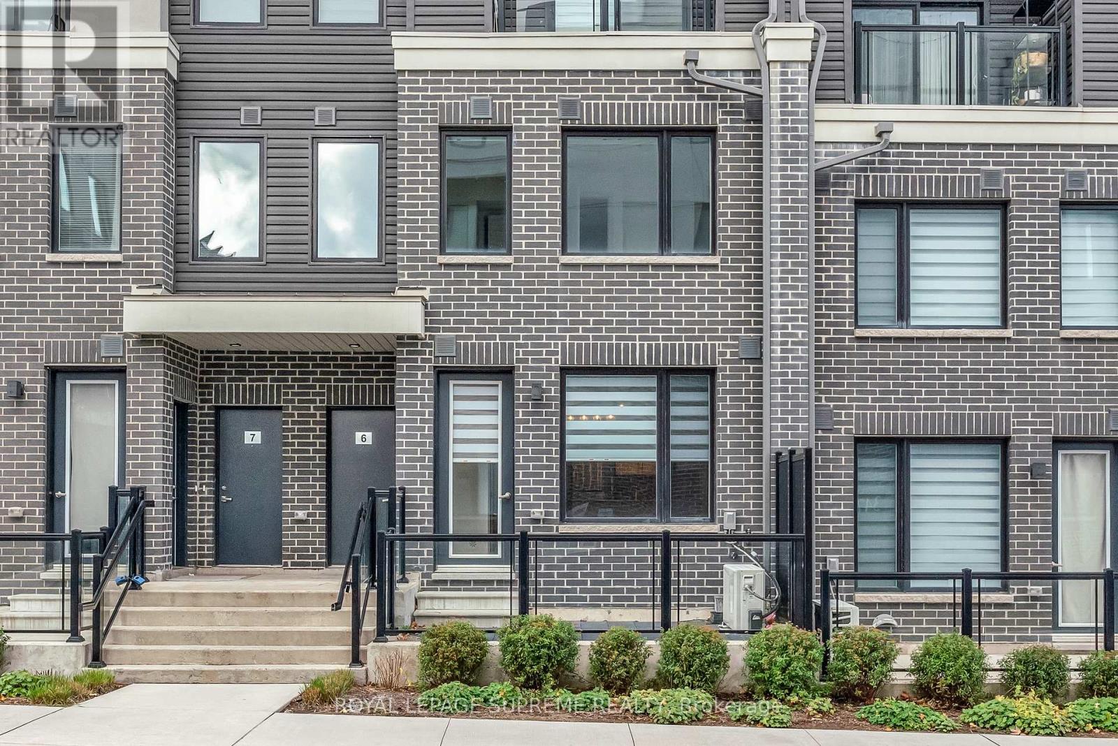 5 - 3473 Widdicombe Way, Mississauga, Ontario  L5L 2M5 - Photo 4 - W13084426