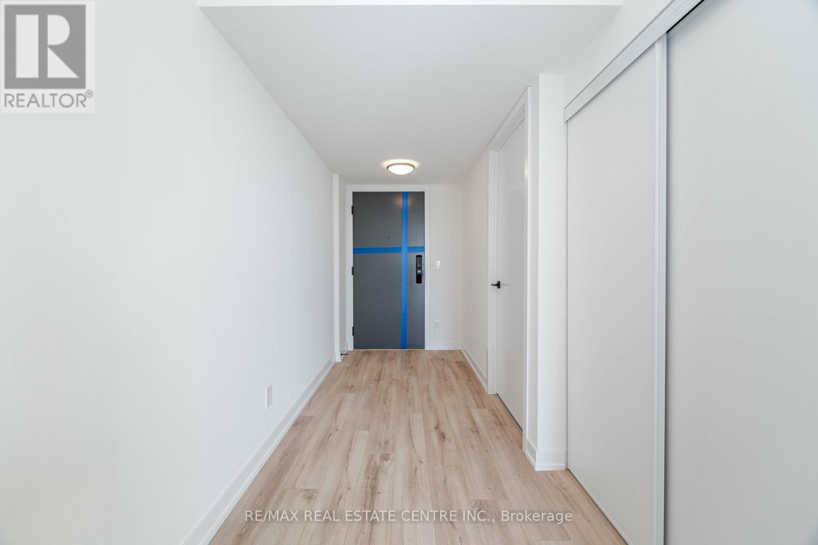 805 - 335 Wheat Boom Drive, Oakville, Ontario  L6H 7Y1 - Photo 4 - W13084440