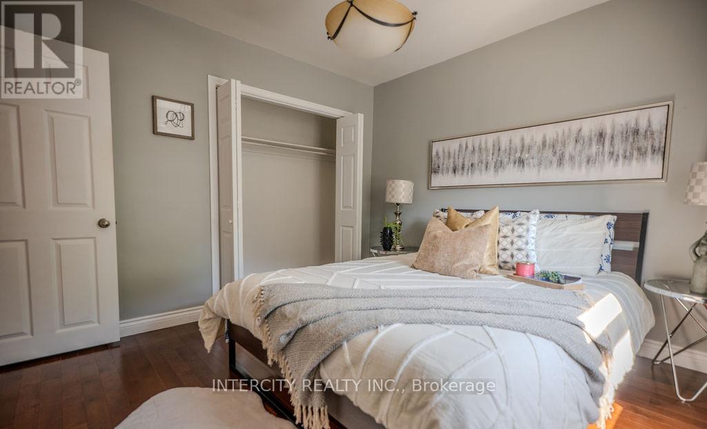 631 Trudale Court, Oakville, Ontario  L6L 4H2 - Photo 14 - W13084456
