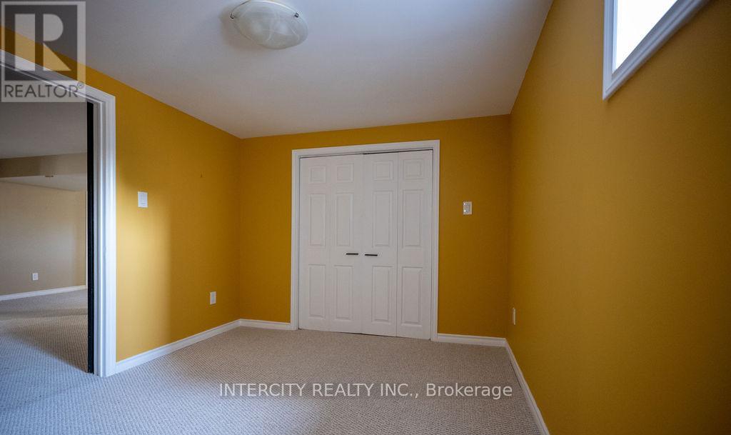 631 Trudale Court, Oakville, Ontario  L6L 4H2 - Photo 16 - W13084456