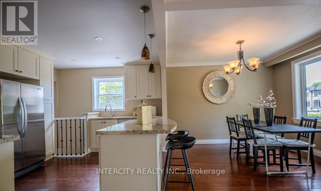 631 Trudale Court, Oakville, Ontario  L6L 4H2 - Photo 19 - W13084456