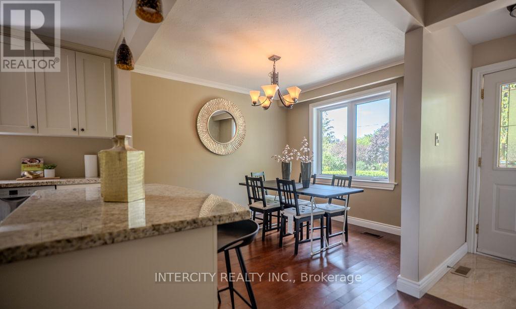 631 Trudale Court, Oakville, Ontario  L6L 4H2 - Photo 20 - W13084456