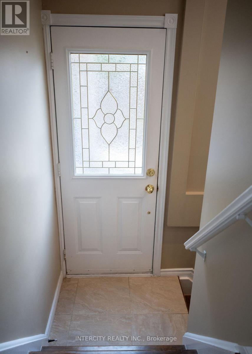 631 Trudale Court, Oakville, Ontario  L6L 4H2 - Photo 27 - W13084456