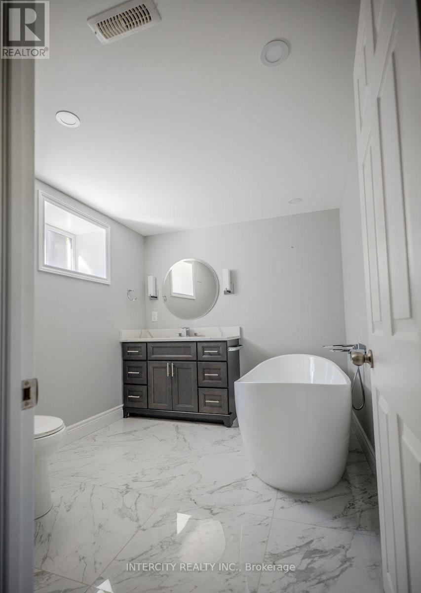 631 Trudale Court, Oakville, Ontario  L6L 4H2 - Photo 29 - W13084456