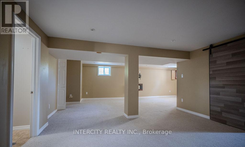 631 Trudale Court, Oakville, Ontario  L6L 4H2 - Photo 32 - W13084456
