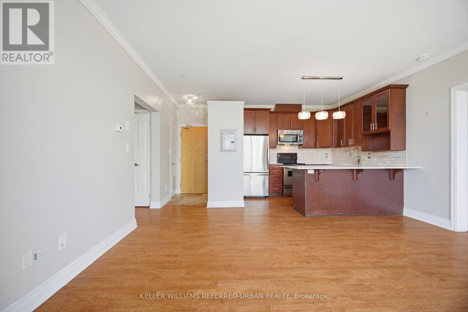 305 - 459 Kerr Street, Oakville, Ontario  L6K 3C2 - Photo 2 - W13084502