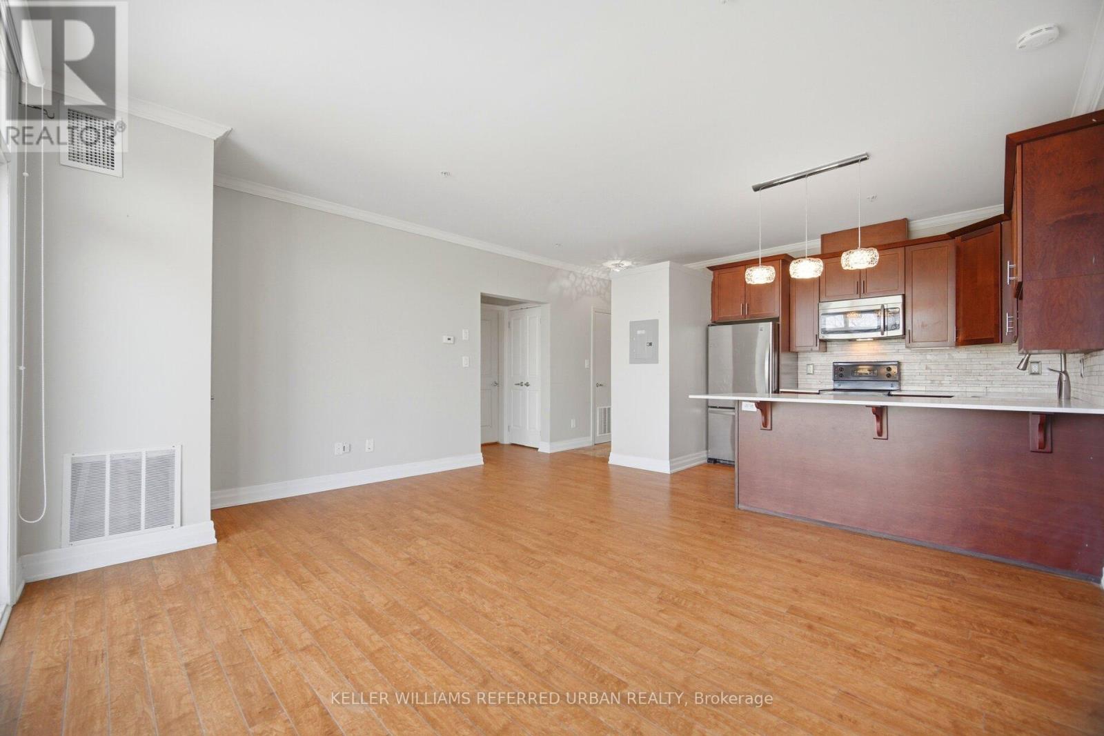 305 - 459 Kerr Street, Oakville, Ontario  L6K 3C2 - Photo 3 - W13084502
