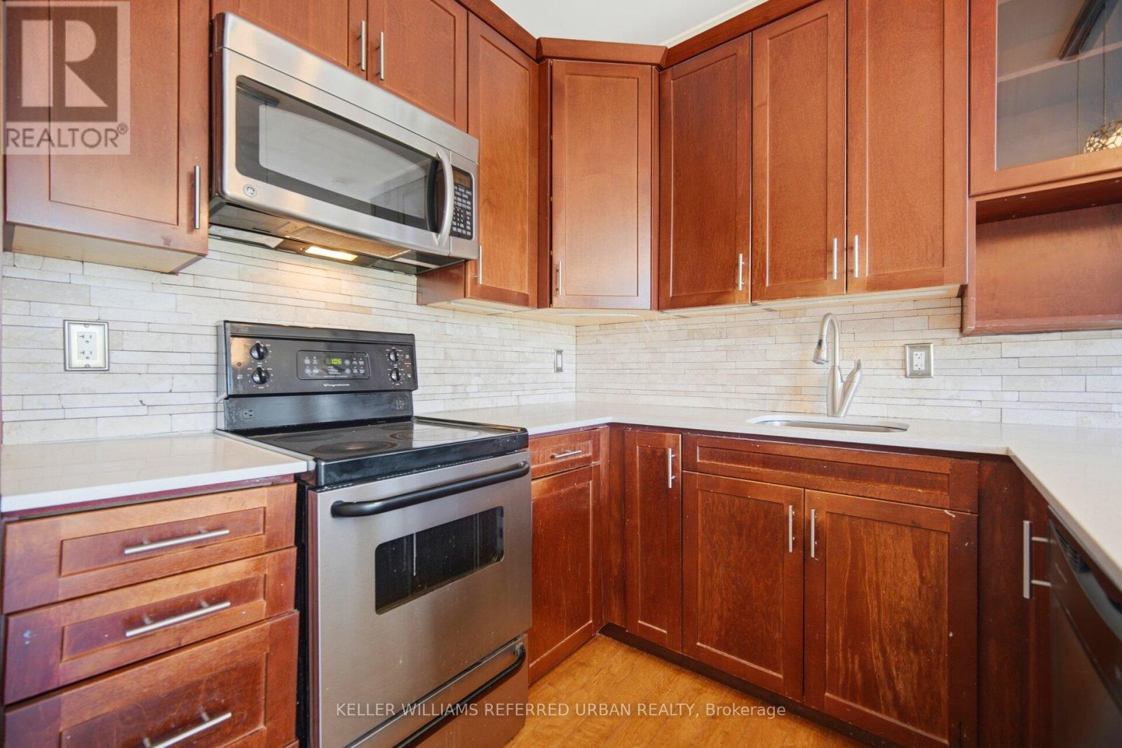 305 - 459 Kerr Street, Oakville, Ontario  L6K 3C2 - Photo 8 - W13084502