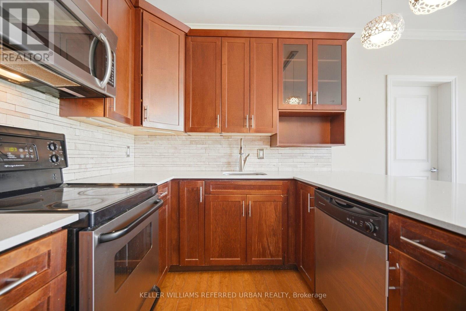 305 - 459 Kerr Street, Oakville, Ontario  L6K 3C2 - Photo 9 - W13084502