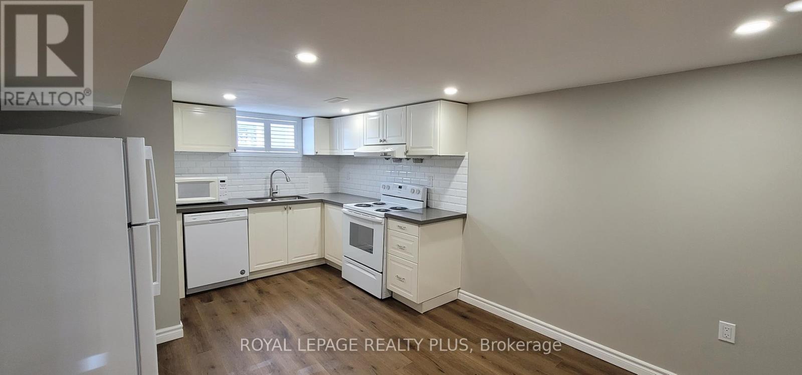 Lower - 193 East 12 Street, Hamilton, Ontario  L9A 3X5 - Photo 2 - X13084236
