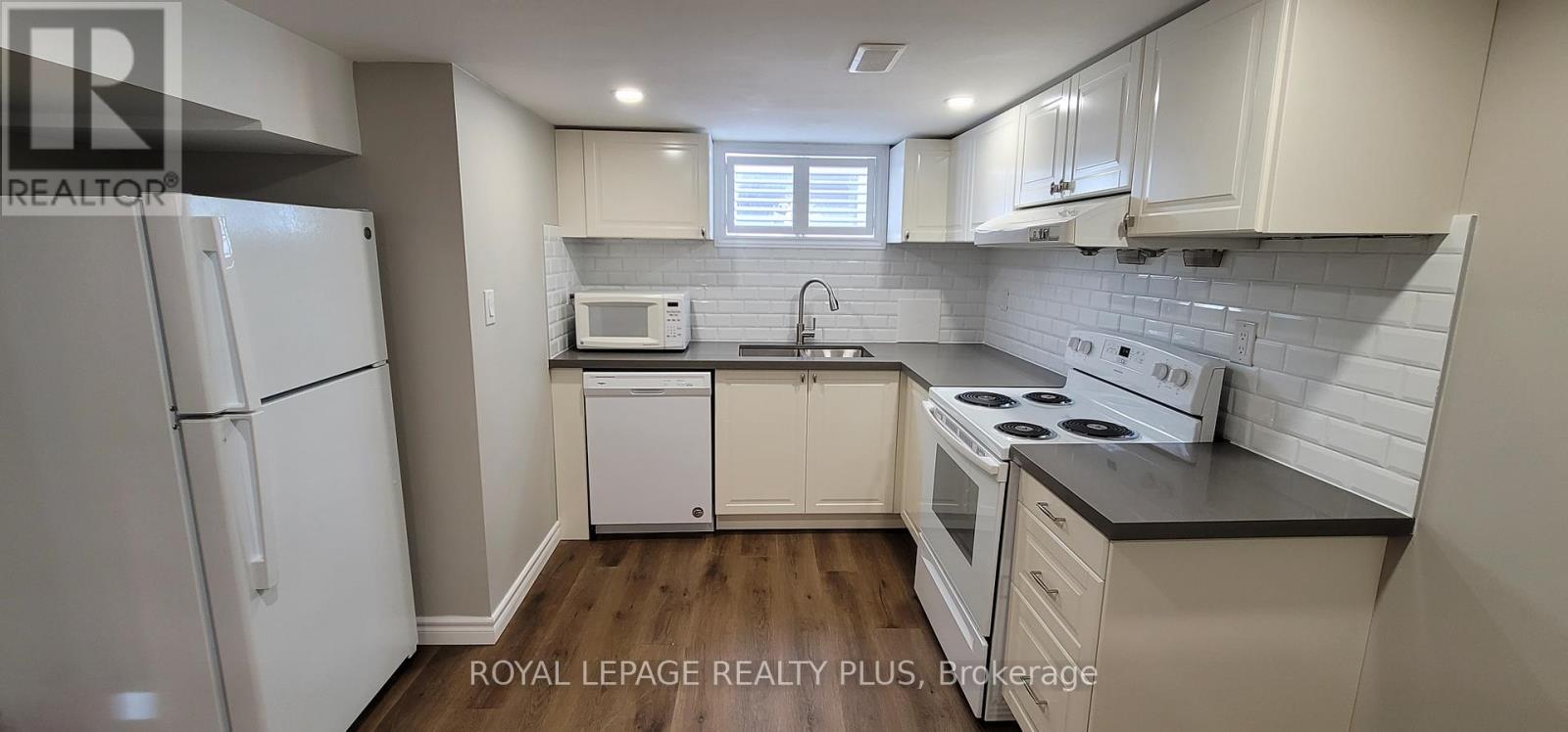Lower - 193 East 12 Street, Hamilton, Ontario  L9A 3X5 - Photo 3 - X13084236