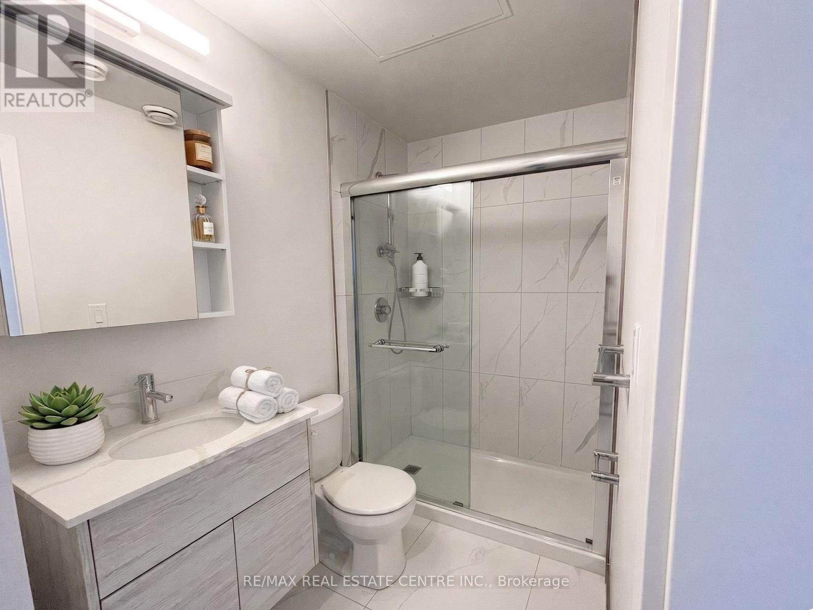 2505 - 60 Frederick Street, Kitchener, Ontario  N2H 0C7 - Photo 12 - X13084258