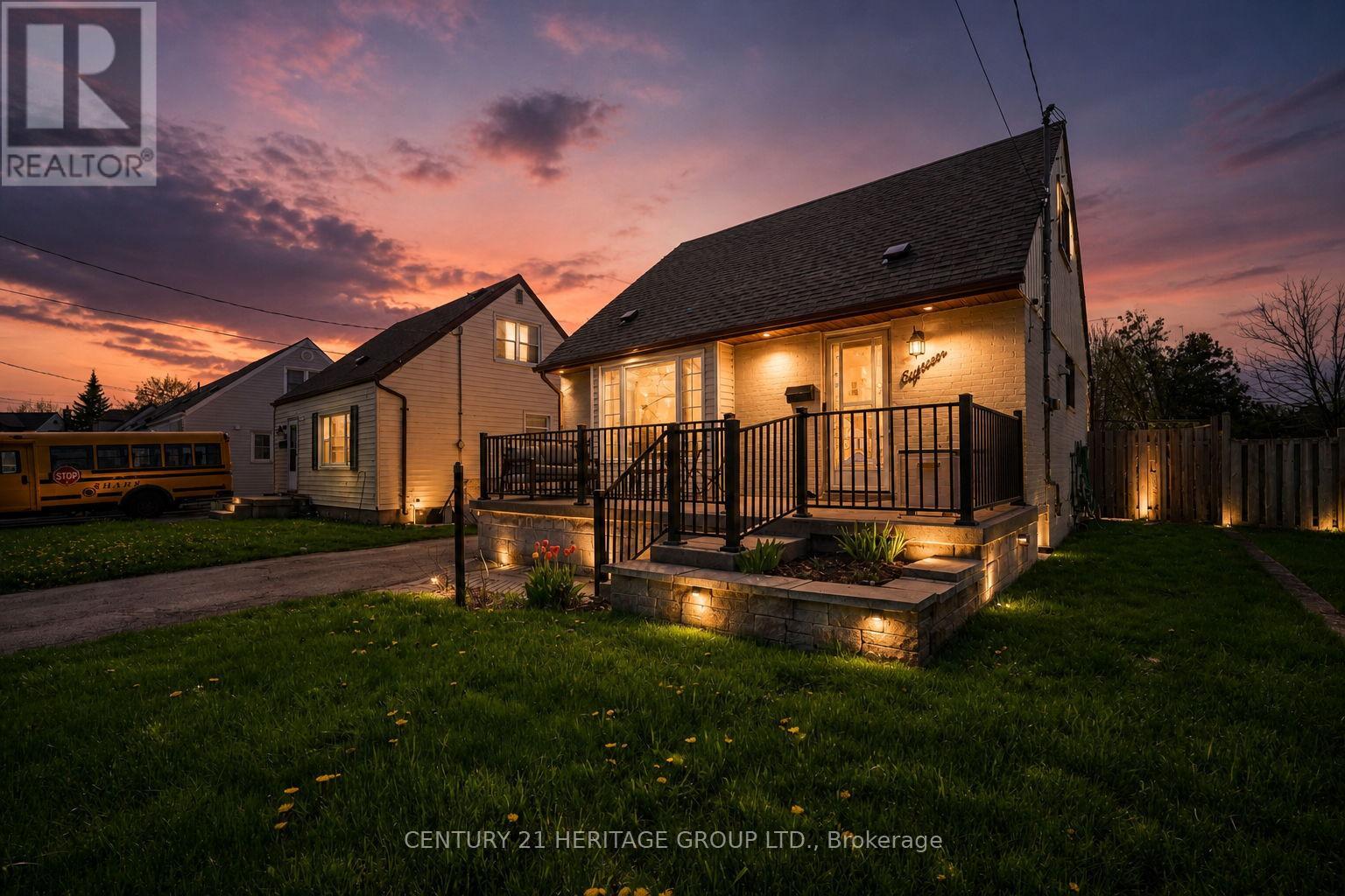18 ARMSTRONG AVENUE, Hamilton, Ontario
