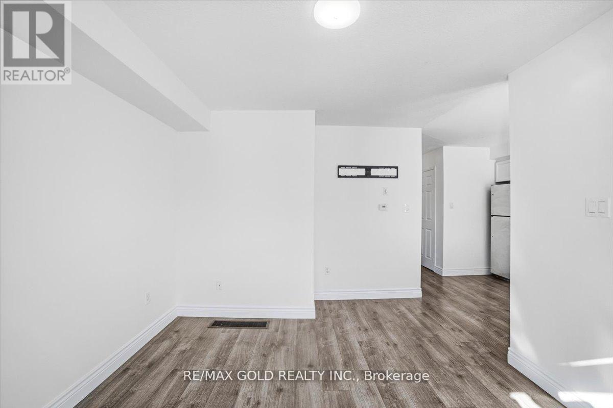 51 Bradley Avenue, Hamilton, Ontario  L0R 1C0 - Photo 8 - X13084524