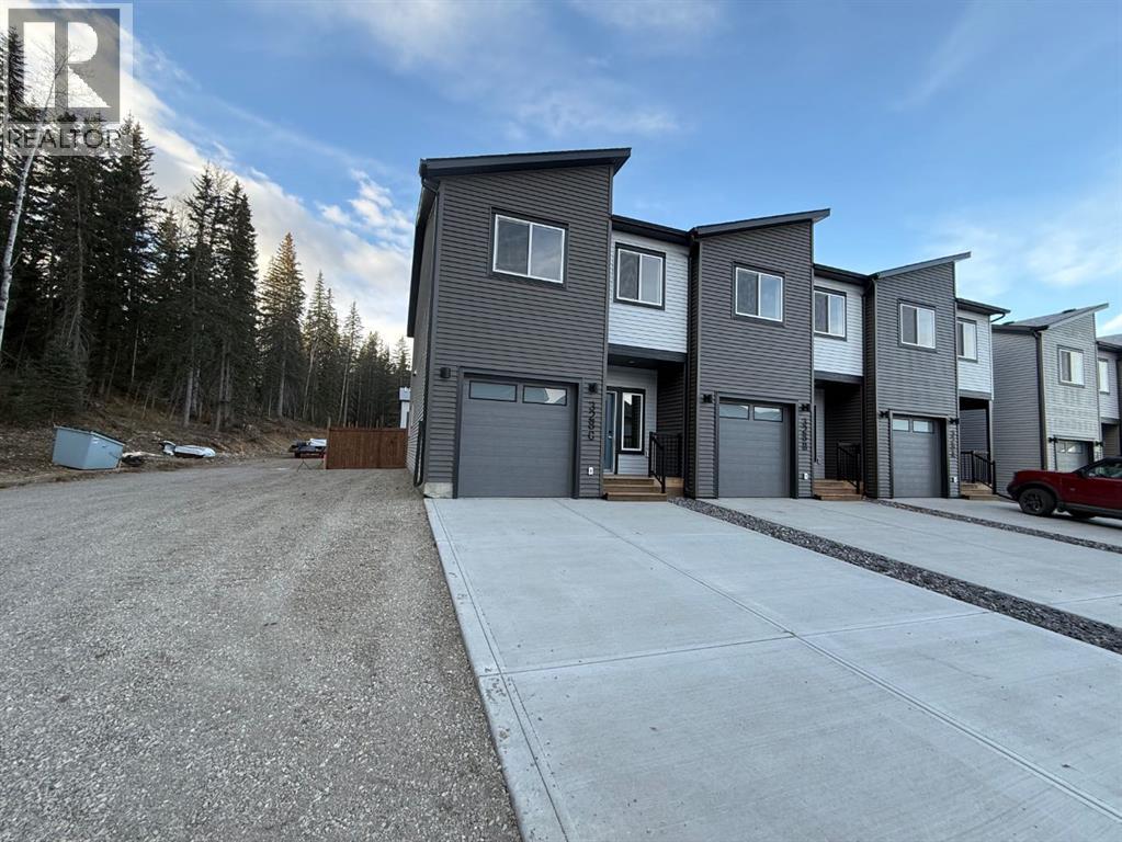 328c Boutin Avenue, Hinton, Alberta  T7V 0B4 - Photo 1 - A2270585